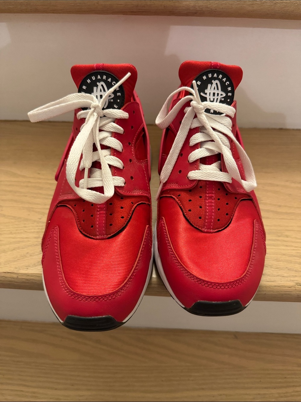 Nike Air Huarache Red barely worn size 9.5
